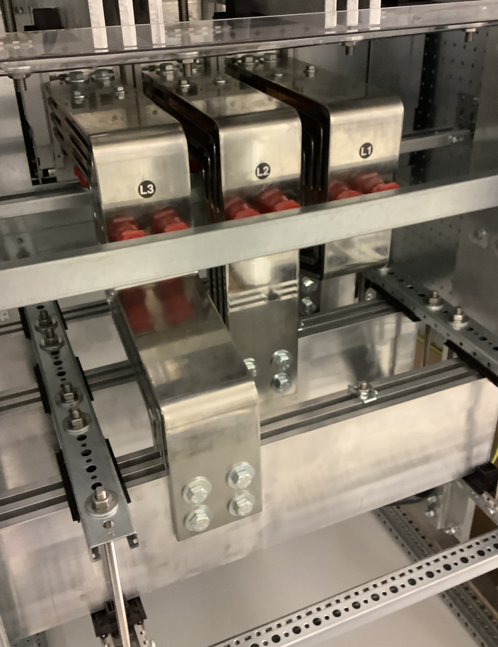 母线 E4.2 W 4000A 0.4kV 100x10x4 铜